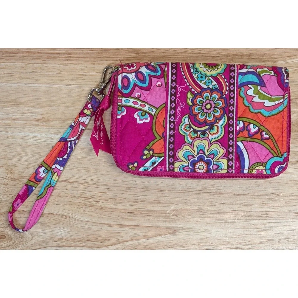 Vera Bradley Pink Paisley Quilted Cotton Zip Around Wristlet Wallet Organizer - Picture 2 of 5